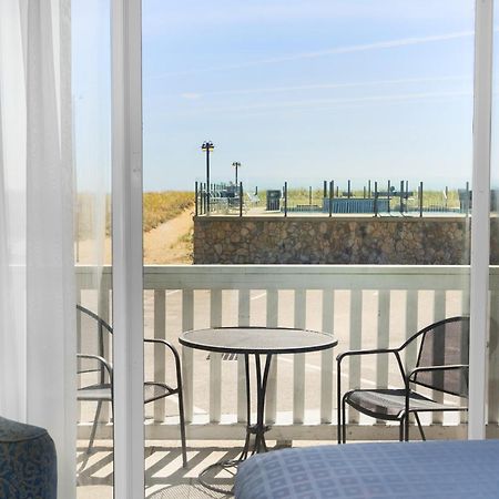 Waves Oceanfront Resort Old Orchard Beach Extérieur photo