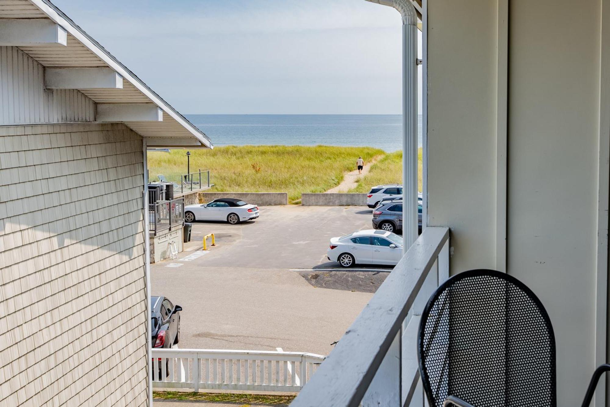 Waves Oceanfront Resort Old Orchard Beach Extérieur photo