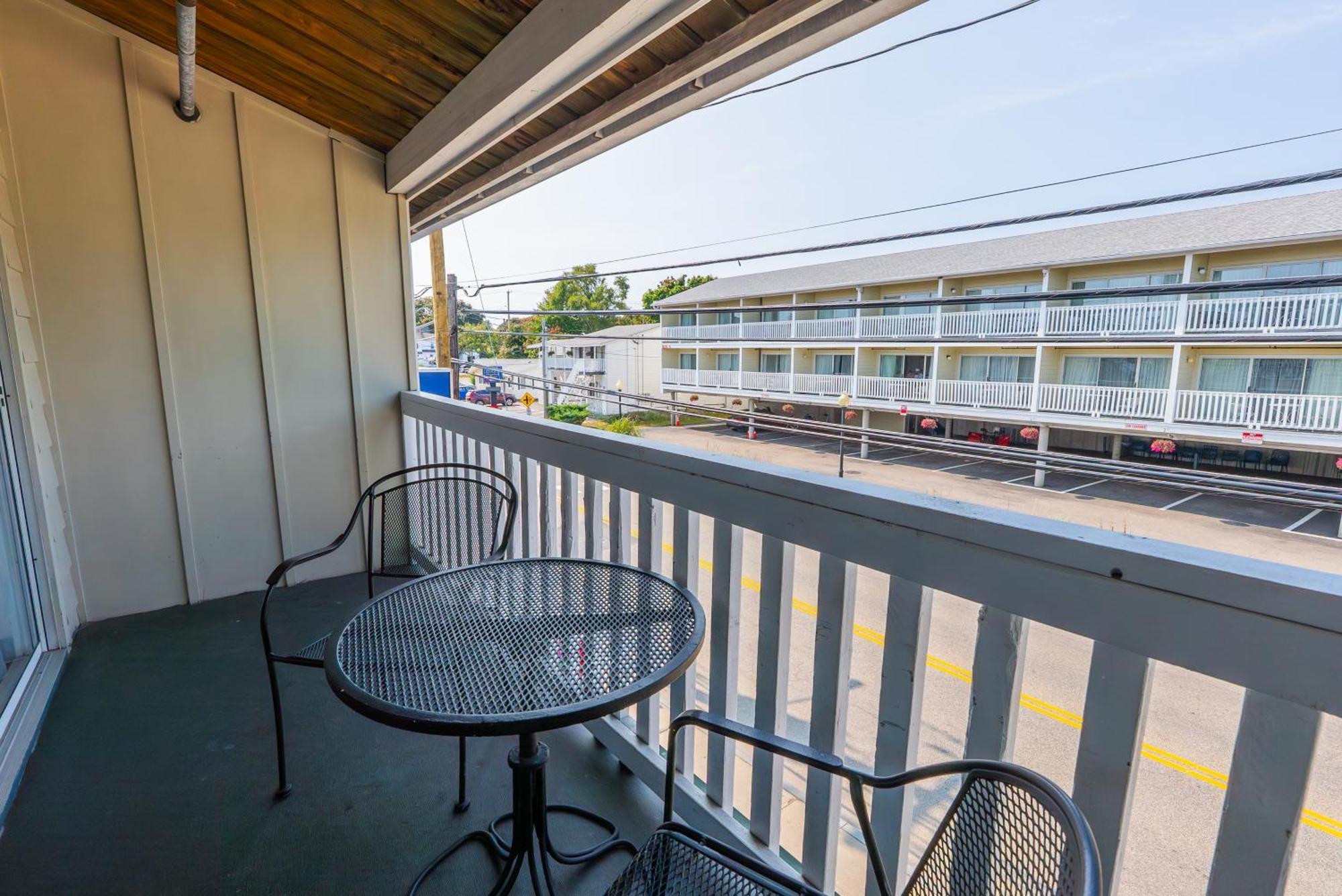 Waves Oceanfront Resort Old Orchard Beach Extérieur photo