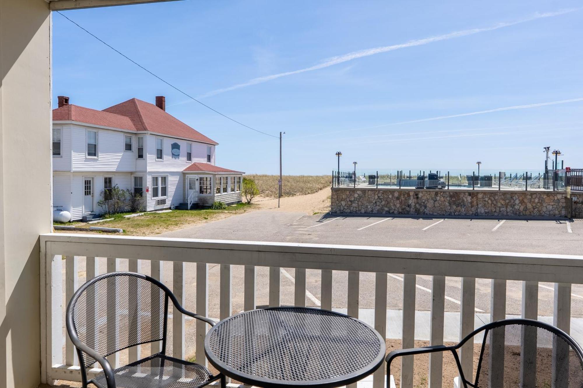 Waves Oceanfront Resort Old Orchard Beach Extérieur photo