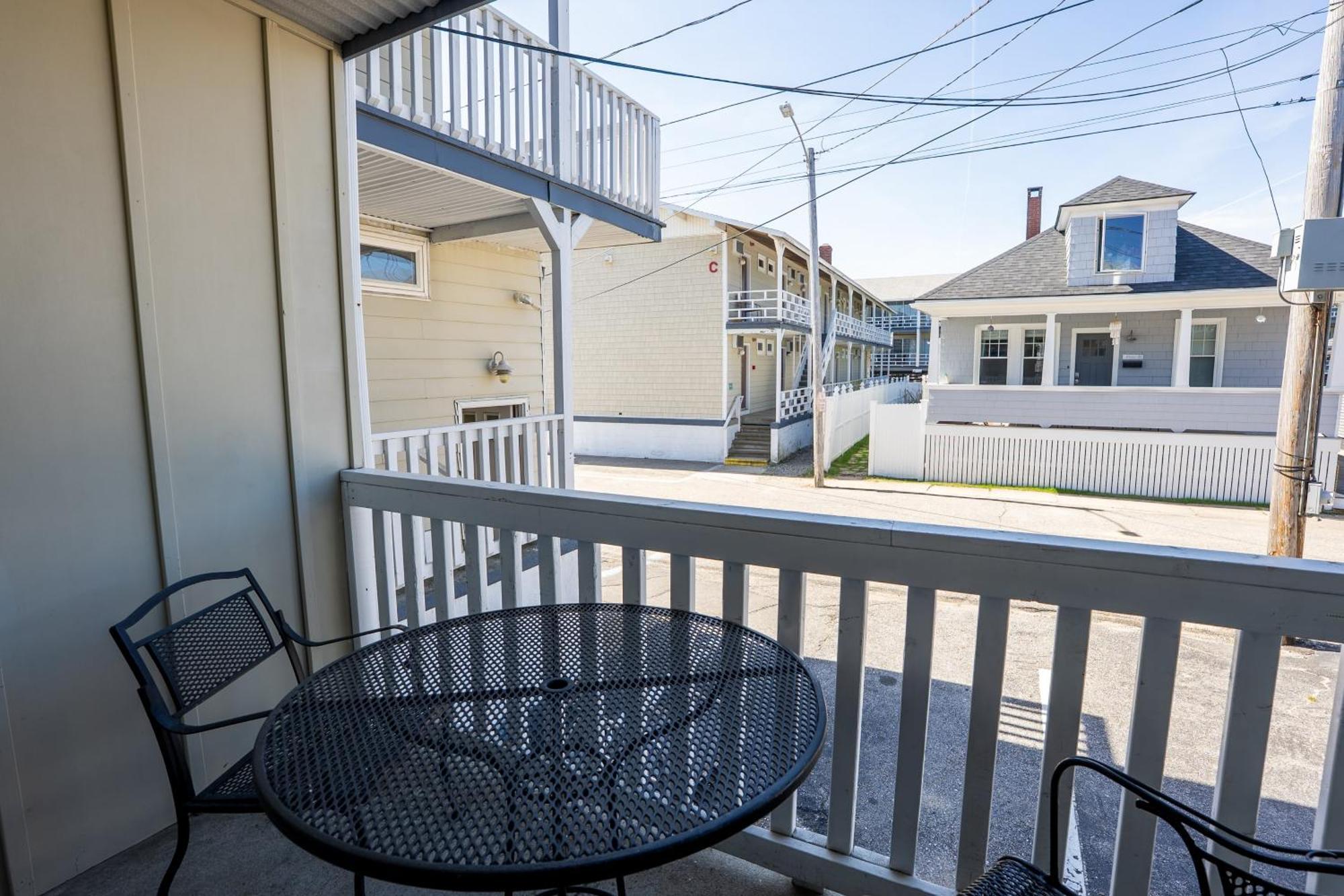 Waves Oceanfront Resort Old Orchard Beach Extérieur photo
